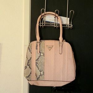 GUESS PURSE.